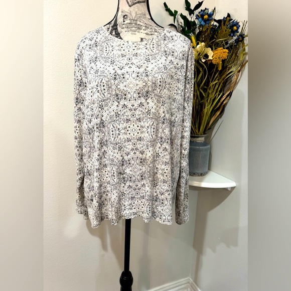 Croft & Barrow Cream Long Sleeve Relaxed Blouse - Picture 1 of 7